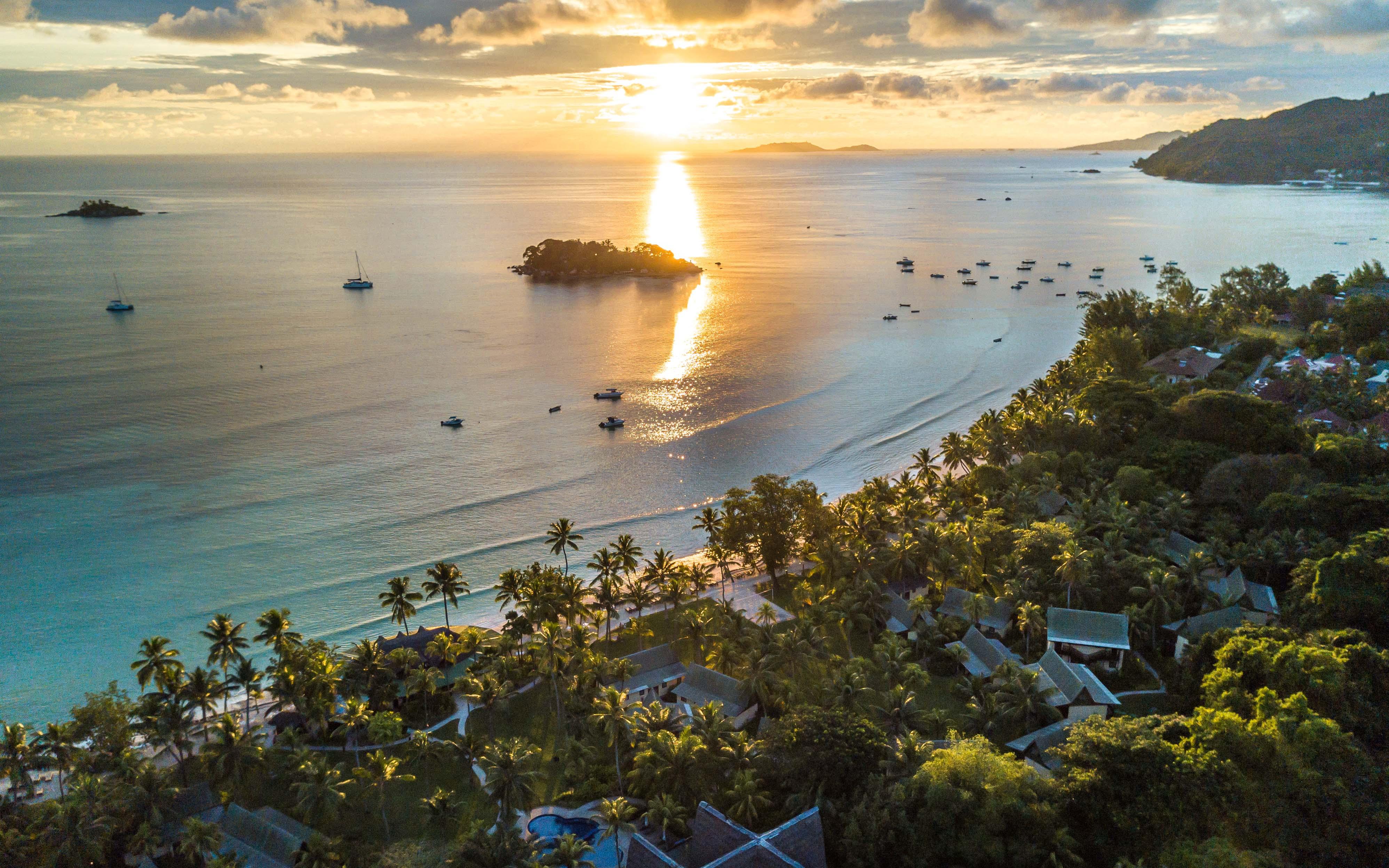 西南阳光酒店 Anse Volbert Village 外观 照片